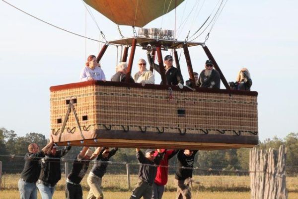 Guided tours self ride balloon flight